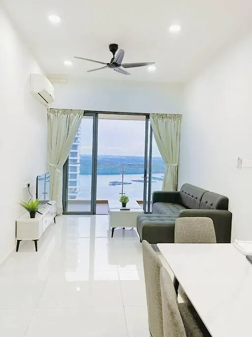 Minimalist Cgdb 2R2B High Rise Seaview Apartment Johor Bahru 0*,
